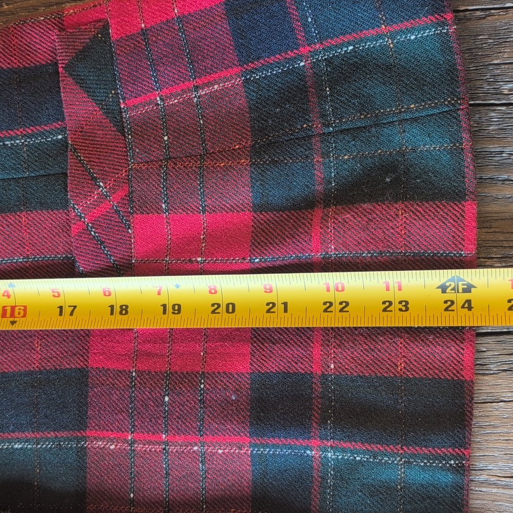 Vintage Red Plaid Tweed Jacket Gold Crest Buttons Peter Pan Collar Blazer - Picture 17 of 17